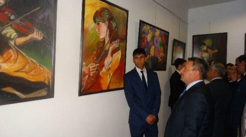 Resim Sergisi B&uuml;y&uuml;ledi