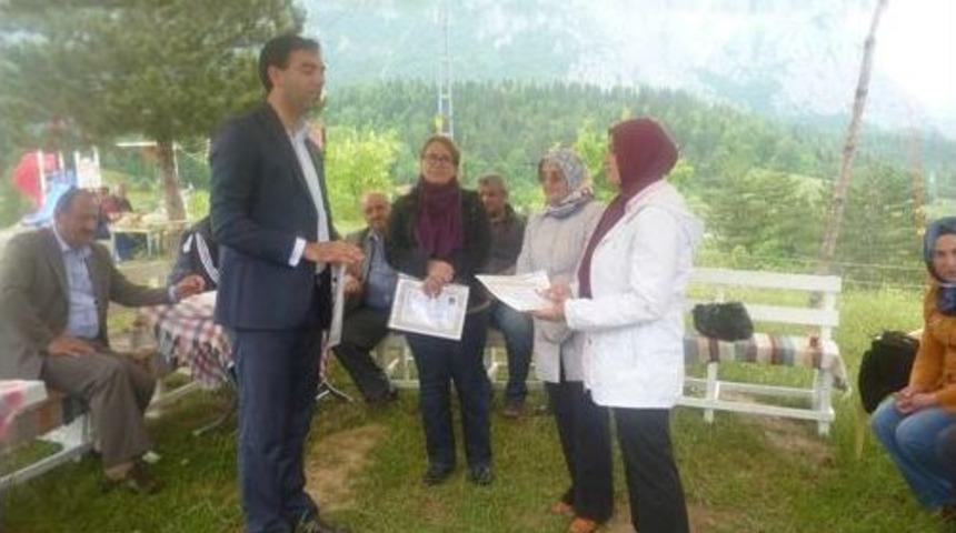 K&uuml;re Hem Usta &Ouml;ğreticileri &Ouml;d&uuml;llendirildi