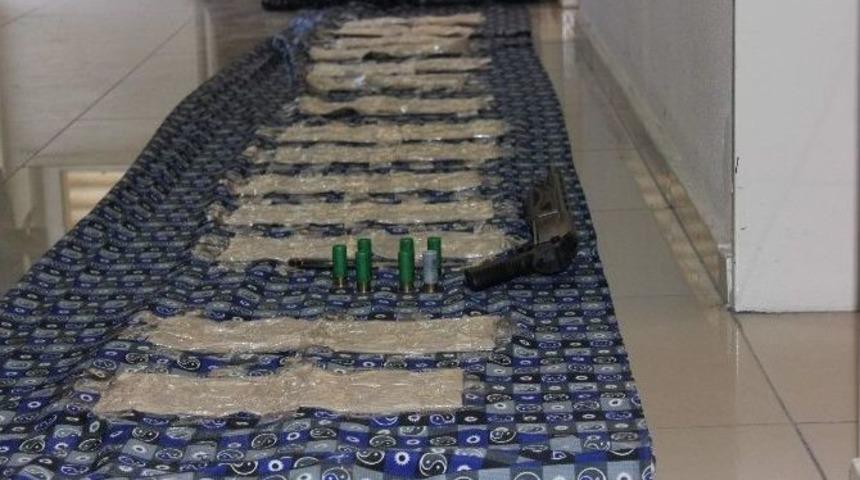 Kumaş Rulosunda 4 Kilogram Eroin &Ccedil;ıktı