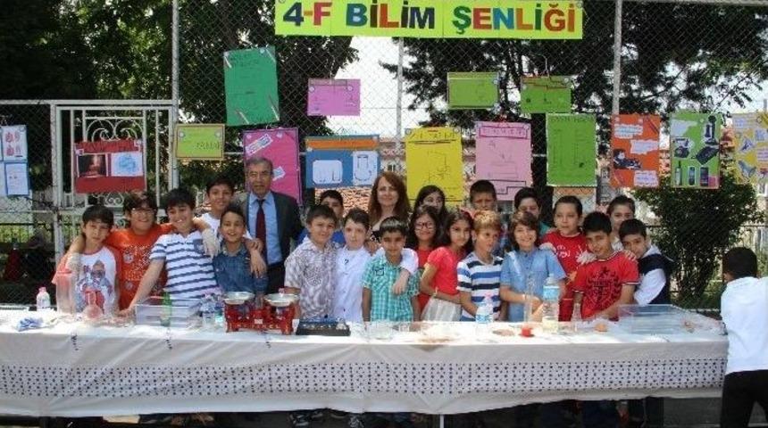 İzmirlioğlu İlkokulu &Ouml;ğrencileri Bilim Şenliği&rsquo;nde Deneylerini G&ouml;sterdi