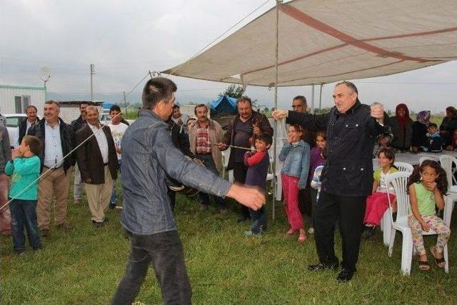 Bolu Belediye Başkanı Alaaddin Yılmaz, Roman Vatandaşları Ziyaret Etti 3