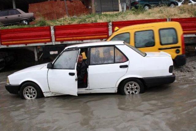 Karabük'te Yağmur Su Baskınlarına Yol Açtı