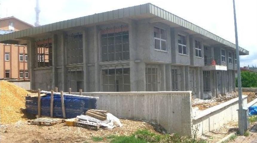 Bilecik Gen&ccedil;lik Merkezi İnşaatı S&uuml;r&uuml;yor