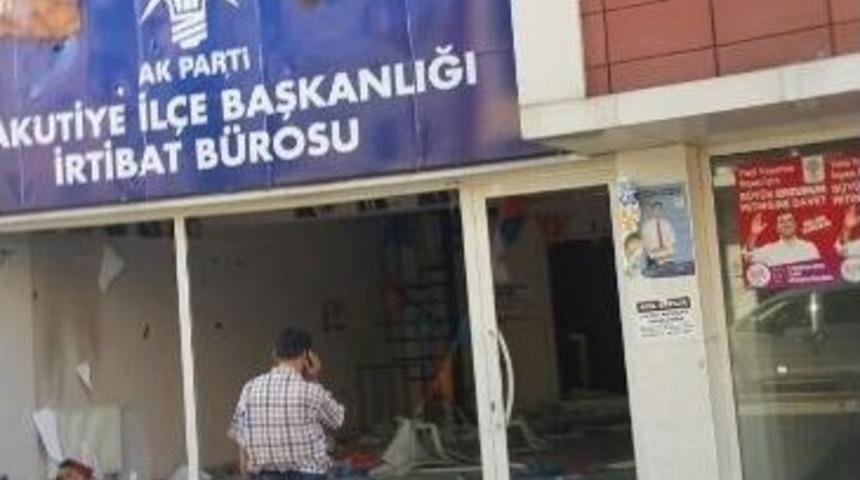 Hdp Mitinginin Ardından Ak Parti İrtibat B&uuml;rosuna Taşlı Saldırı