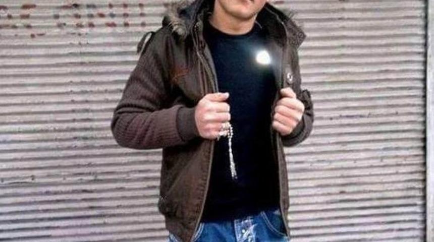 Silahlı Saldırıdan Ka&ccedil;arken Duvardan Atlayan Gen&ccedil; &Ouml;ld&uuml;