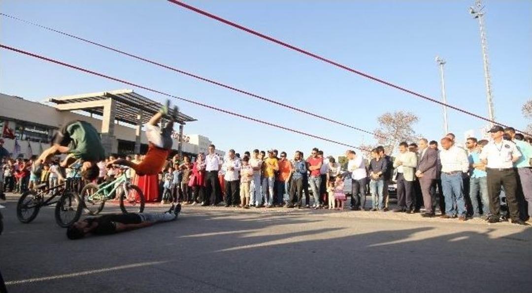 Otomobil Tutkunları Piazza&rsquo;da Buluştu