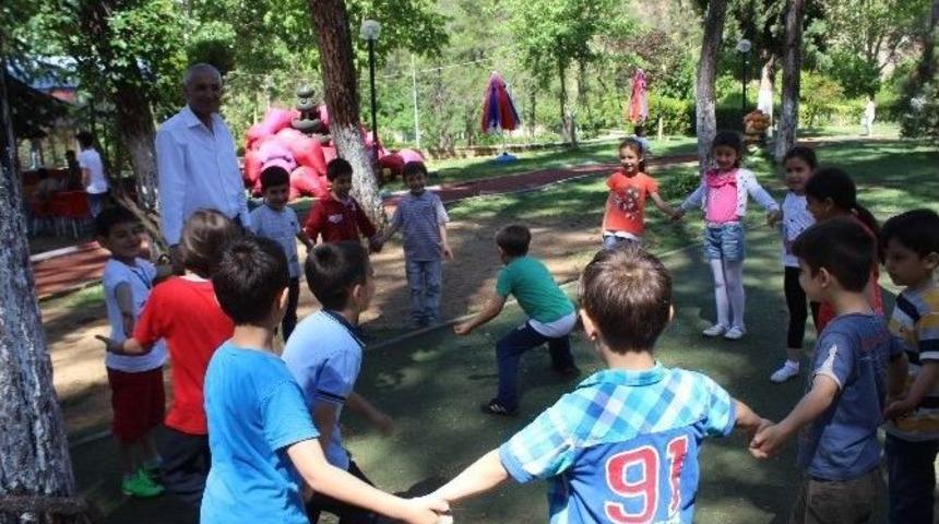 Minikler &Ouml;nce Okumayı Sonra Doğal Yaşamı &Ouml;ğrendiler