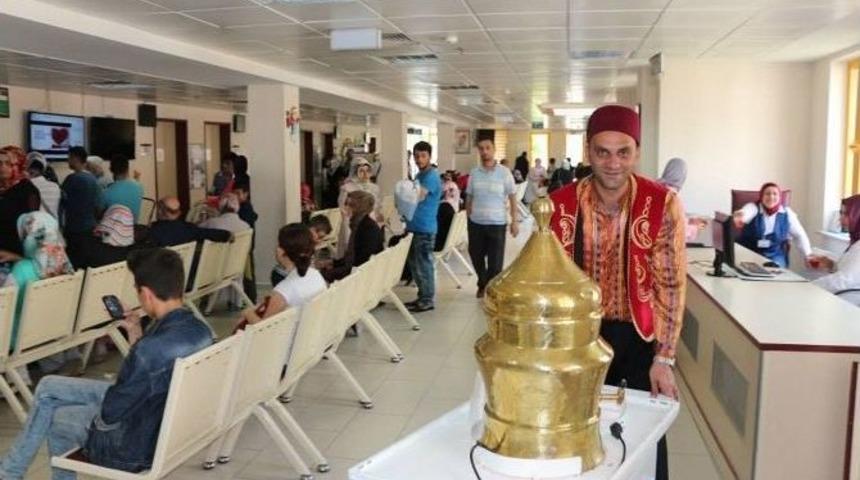 Hastaneye Gelenler Osmanlı Şerbetiyle Serinliyor