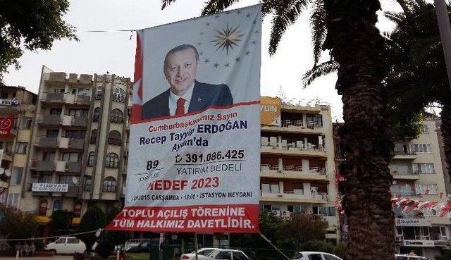 Liderlerin Pankartları Meydanlarda Asılı Kaldı 1