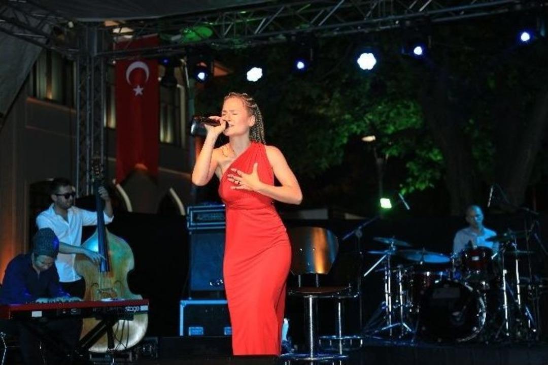 Marika İle Polonya R&uuml;zgarı