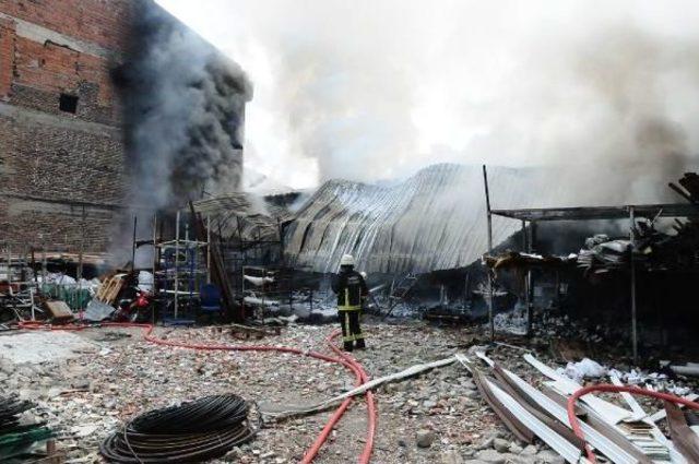 Plastik Boru Deposunda Korkutan Yangın 2