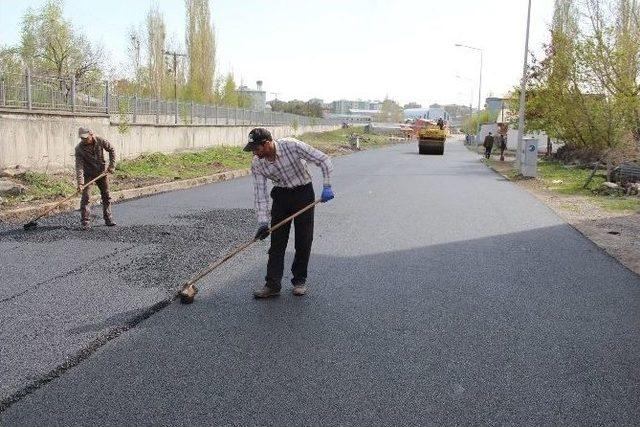 Kars’ta Asfalt Çalışmaları Tüm Hızıyla Devam Ediyor