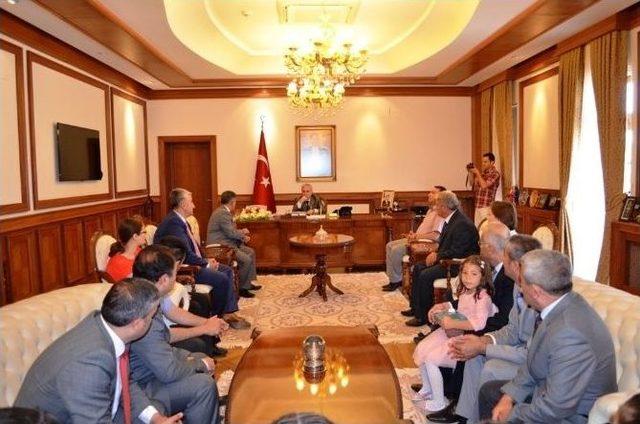 Vali Kam&ccedil;ı: &ldquo;&ccedil;evremizi Temiz Tutamıyoruz&rdquo; 1