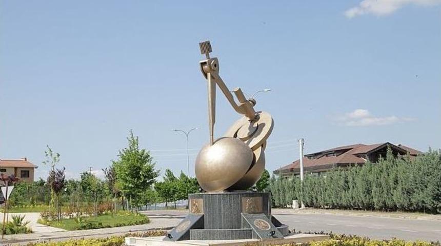 Başiskele&rsquo;de Yeni T&uuml;rkiye Anıtı Yerini Aldı