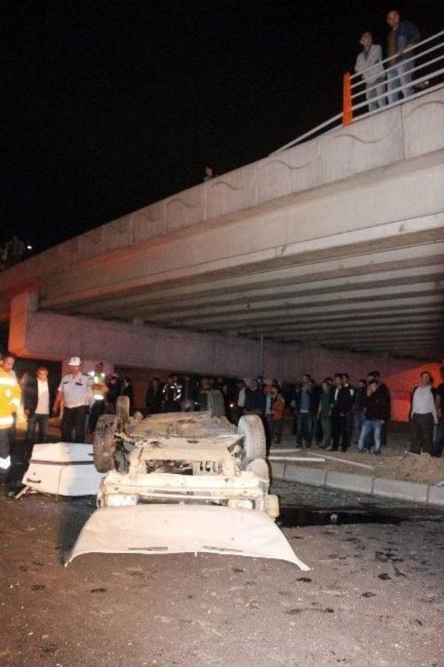 Otomobilin Köprüden Düşme Anı Güvenlik Kamerasında