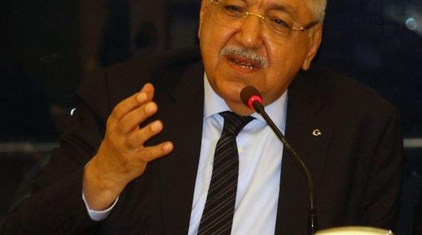 Nakıboğlu Gen&ccedil; Girişimcilere Tecr&uuml;belerini Anlattı