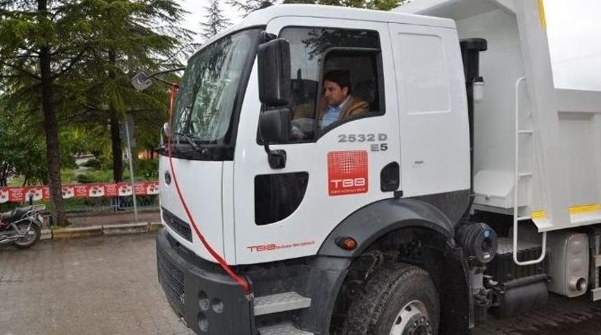 Seyitgazi Belediyesi&rsquo;ne Damperli Kamyon Hibe Edildi