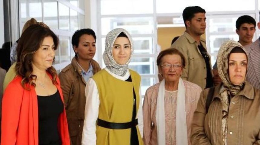 S&uuml;meyye Erdoğan, Antalya'da Engelli Rehabilitasyon Merkezini Ziyaret Etti
