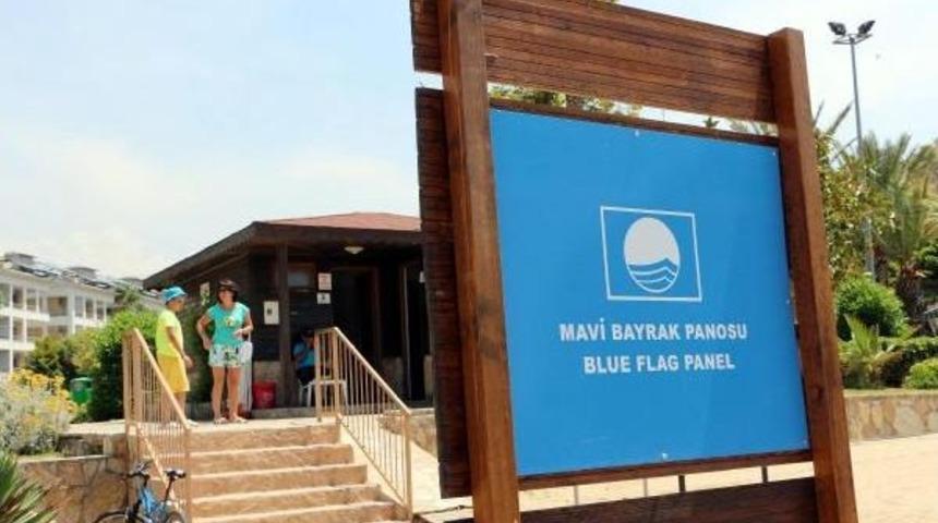 Alanya'da Mavi Bayraklı Plajda Kurt&ccedil;uk Kaynıyor
