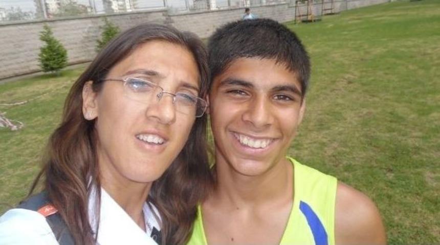 Burhaniyeli &Ouml;zel Sporcular Şampiyon Oldu