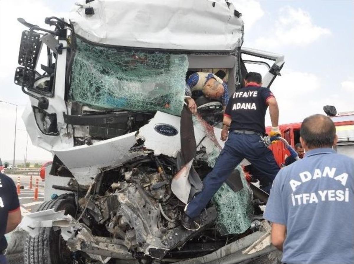 Adana&rsquo;da Trafik Kazası: 1 &Ouml;l&uuml;, 1 Yaralı