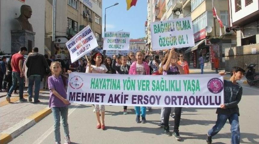 Sinoplu &Ccedil;ocuklar Madde Bağımlılığına Karşı Y&uuml;r&uuml;d&uuml;