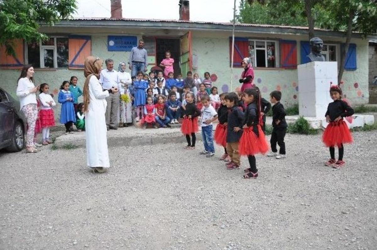 K&ouml;y &Ouml;ğrencileri Atık Malzemelerden Sergi A&ccedil;tı