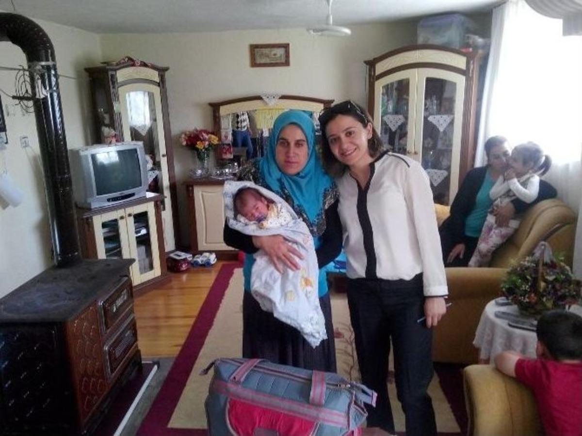 Uşak Belediyesi&rsquo;nden Yeni Doğum Yapan Ailelere Destek