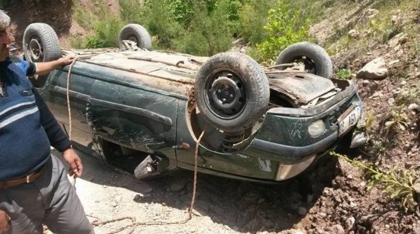 Denizli&rsquo;de Otomobil Takla Attı, 2 Kişi Hafif Yaralandı