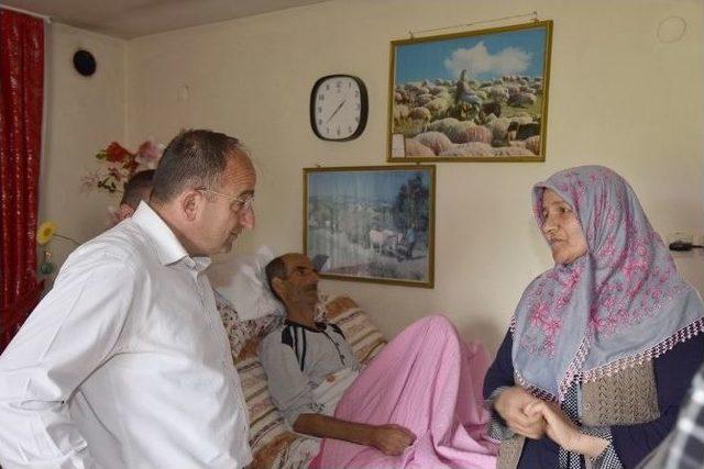 Başkan Üzülmez’den Yaşlı Ve Hasta Ziyareti