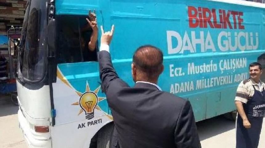 Mhp'li Başkan'ın Ak Parti Kafilesiyle 'bozkurt' Selamlaşması
