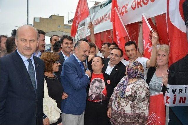 Chp Standını Ziyaret Eden Sağlık Bakanı, Alkışlarla Karşılandı 2