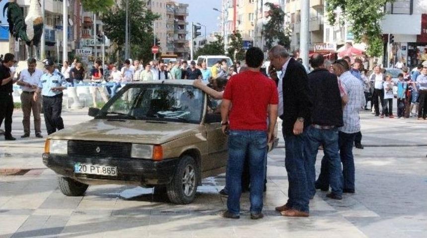 Denizli&rsquo;de Kendisini Yakmaya &Ccedil;alışan Kişi Son Anda Engellendi