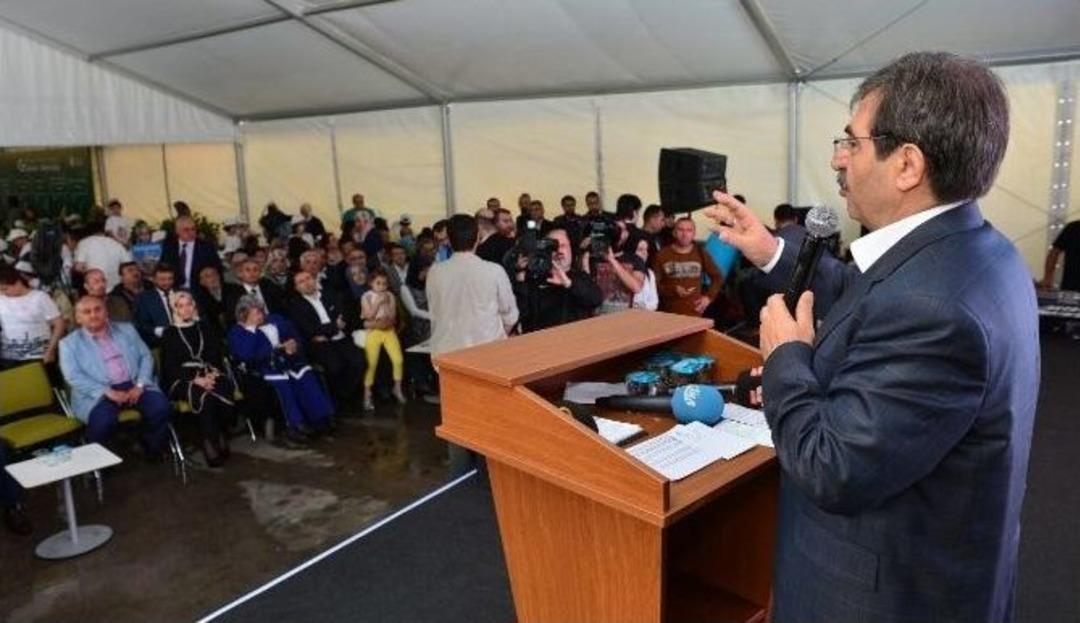 Bakan G&uuml;ll&uuml;ce: &ldquo;istemez&uuml;kle &Ccedil;evrecilik Olmaz&rdquo;