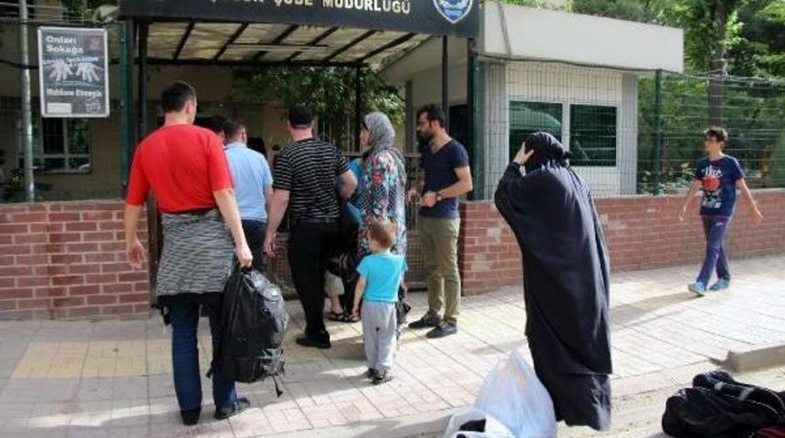 Işid'e Katılmak Isterken Sınırda Yakalandılar