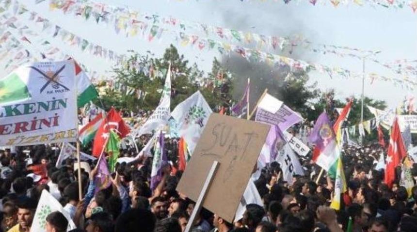 Diyarbakır'da Hdp Mitinginde Trafo Patladı: Yaralılar Var (4)