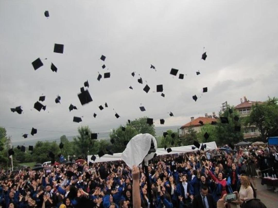 Hisarcık Myo&rsquo;da Mezuniyet Coşkusu
