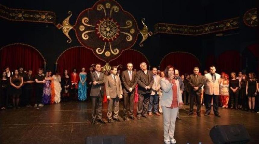 Diyarbakır'daki Patlama Nedeniyle İstanbul'daki Konser Iptal Edildi