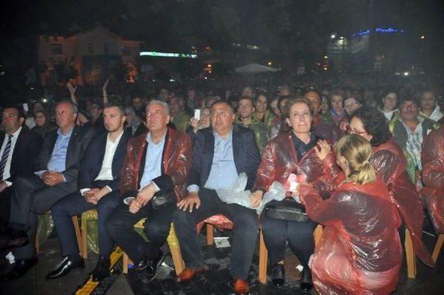 Volkan Konak: "yazarlarımızı Severiz, Ama Yazar Kasa Bizi Bozar" 3