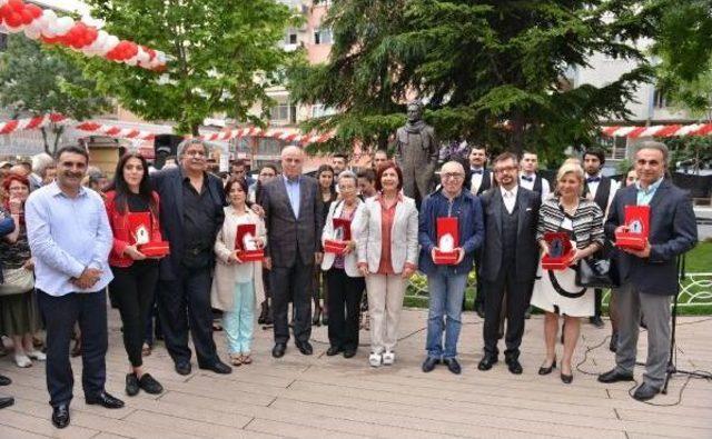 Avcılar'da 10 Sanatçı Ve Aydının Heykelleri Açıldı, Terörist Saldırı Protesto Edildi