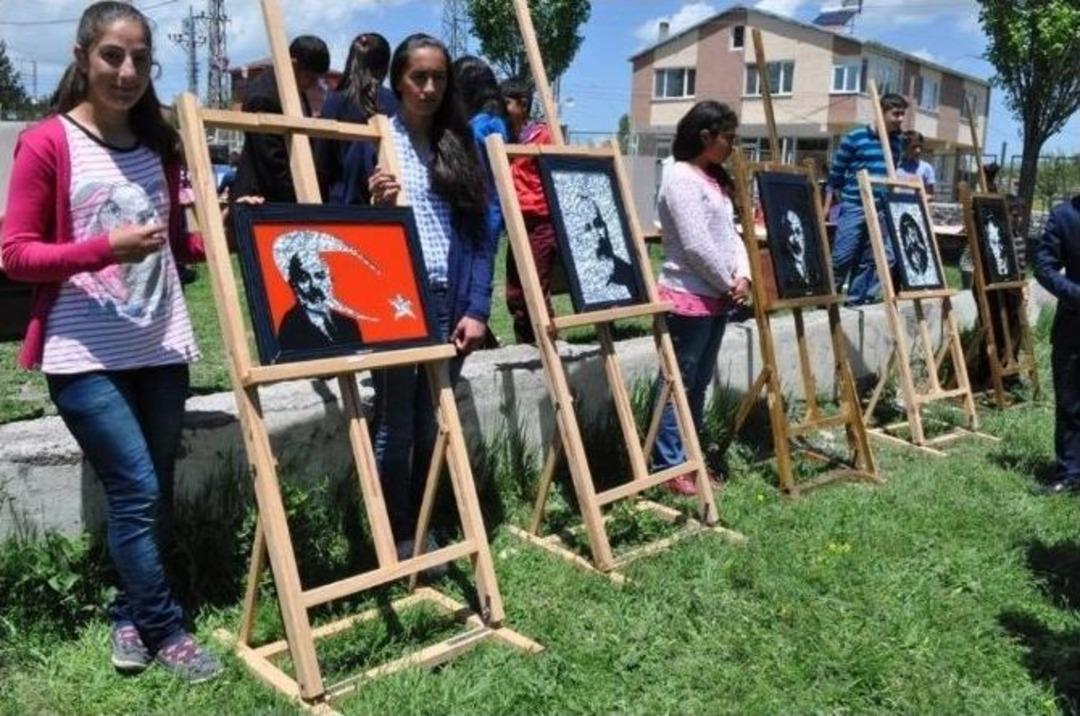 Arpa&ccedil;ay&rsquo;da Miniklerin Resim Ve Bilim Sergisi