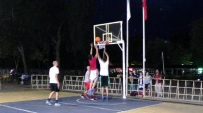 &Ouml;demiş&rsquo;te Sokak Basketbolu&rsquo;nda 33. Heyecan
