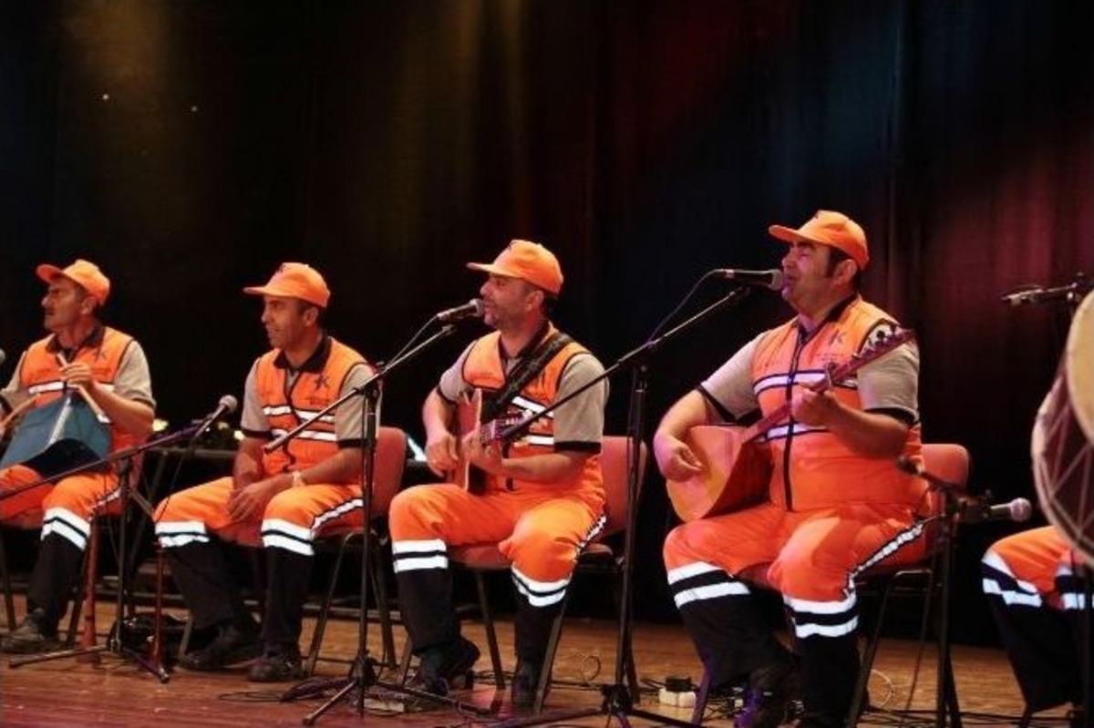 Temizlik İş&ccedil;ileri Korosu&rsquo;ndan M&uuml;zik Ziyafeti