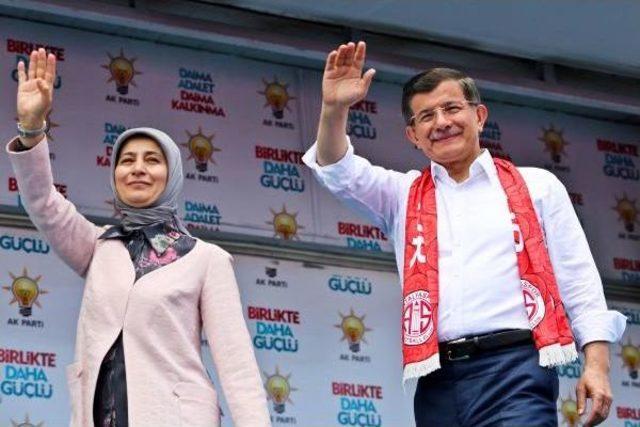 Davutoğlu: Diyarbakır Bombalarının Hedefi Türkiye