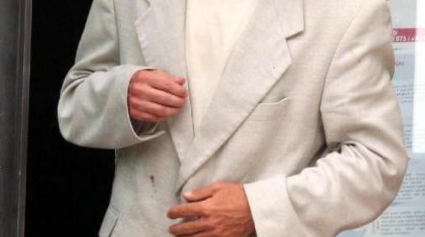 Liseli Kızın Tacizle Su&ccedil;layıp Yumrukladığı Seyyar Satıcı Serbest Kaldı