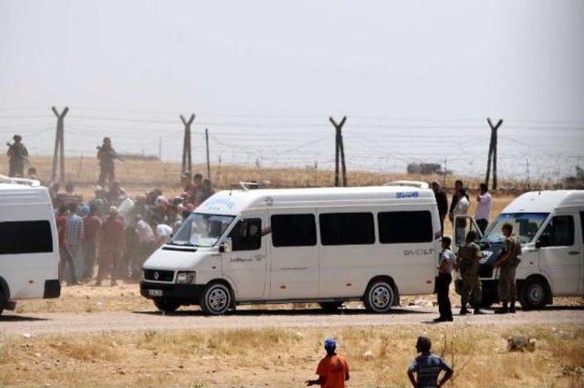 Suriyelilerin Geçişi Devam Ediyor 3