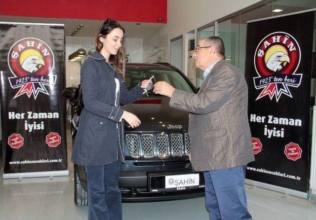 Şahin Sucukları, Jeep’leri Talihlilerine Teslim Etti