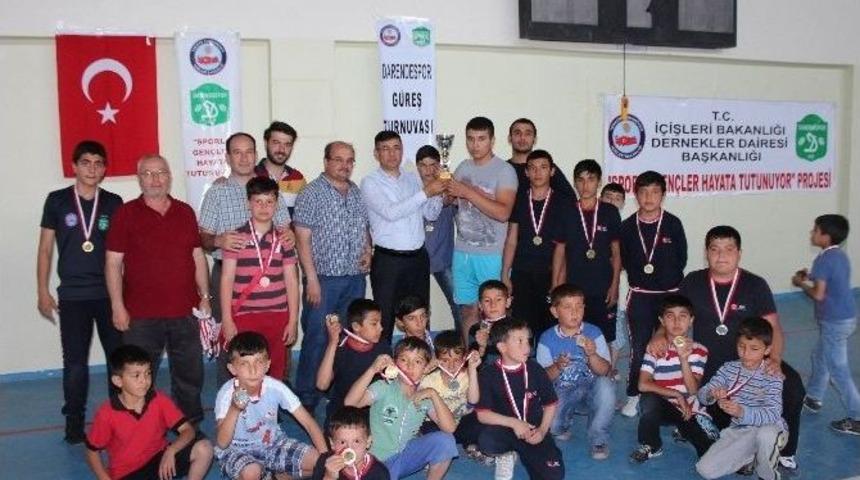 Darendespor G&uuml;reş Turnuvası D&uuml;zenledi