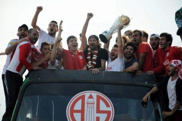 Antalyaspor, Sevincini Şehre Yaydı G4