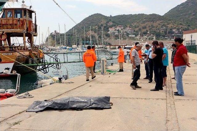 Alanya’da Denizden Ceset Çıkarıldı